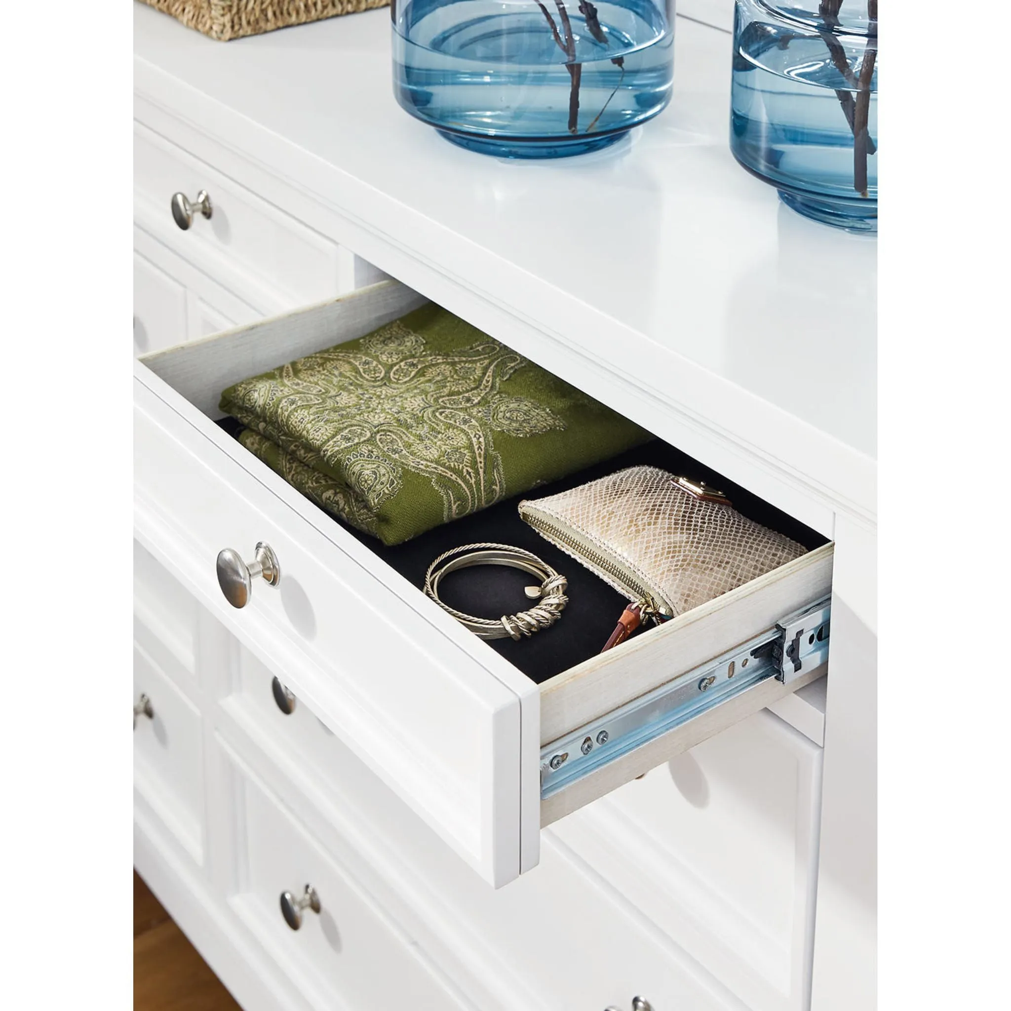 Trulani-Exclusive Dresser