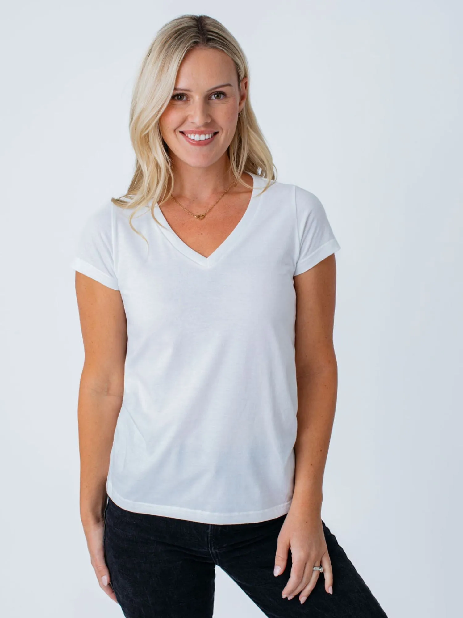 Women's V-Neck All White 5-Pack